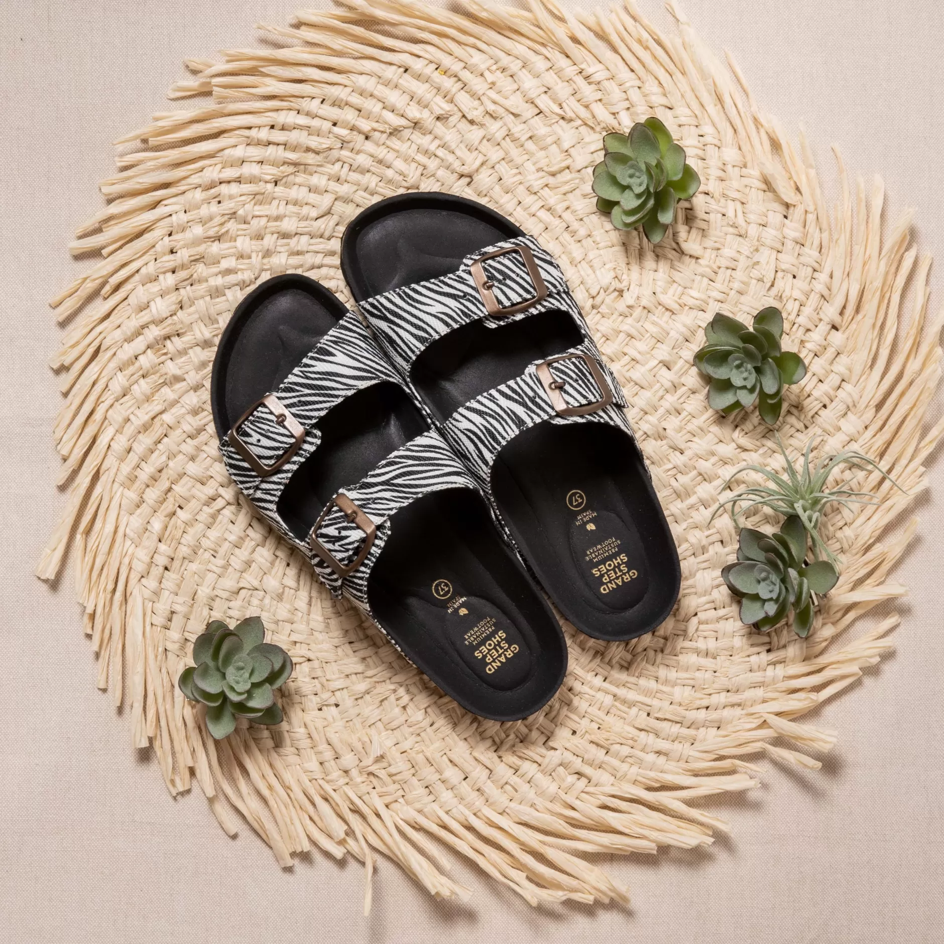 Shoes*Grand Step Luna Recycled Sandal Zebra