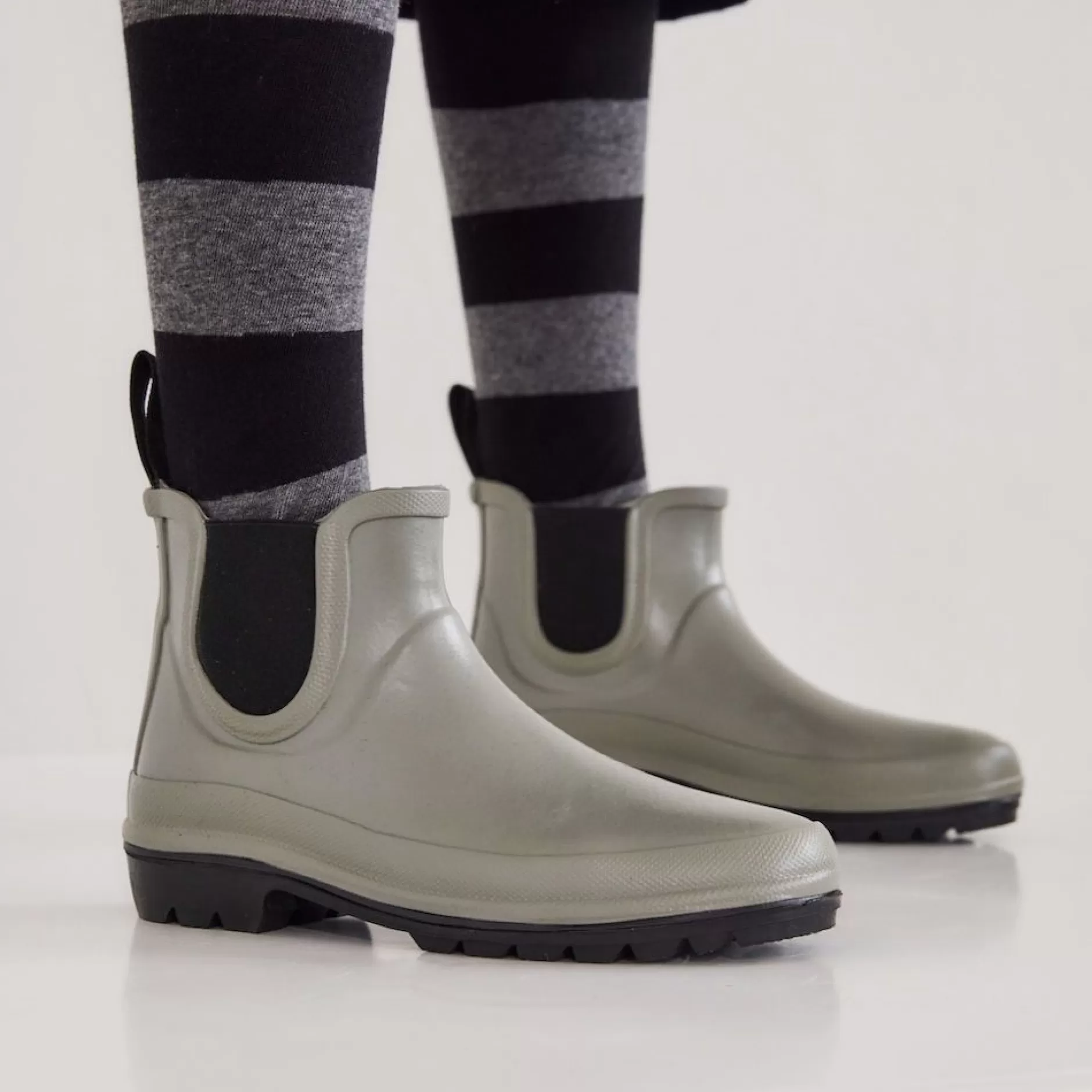 Rubber Boots*Grand Step Vickie Grey Rubber Boot